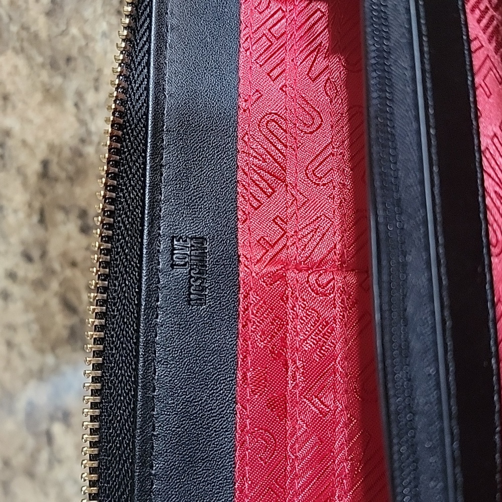 Moschino Love Graphic Black Long Wallet - Picture 10 of 17